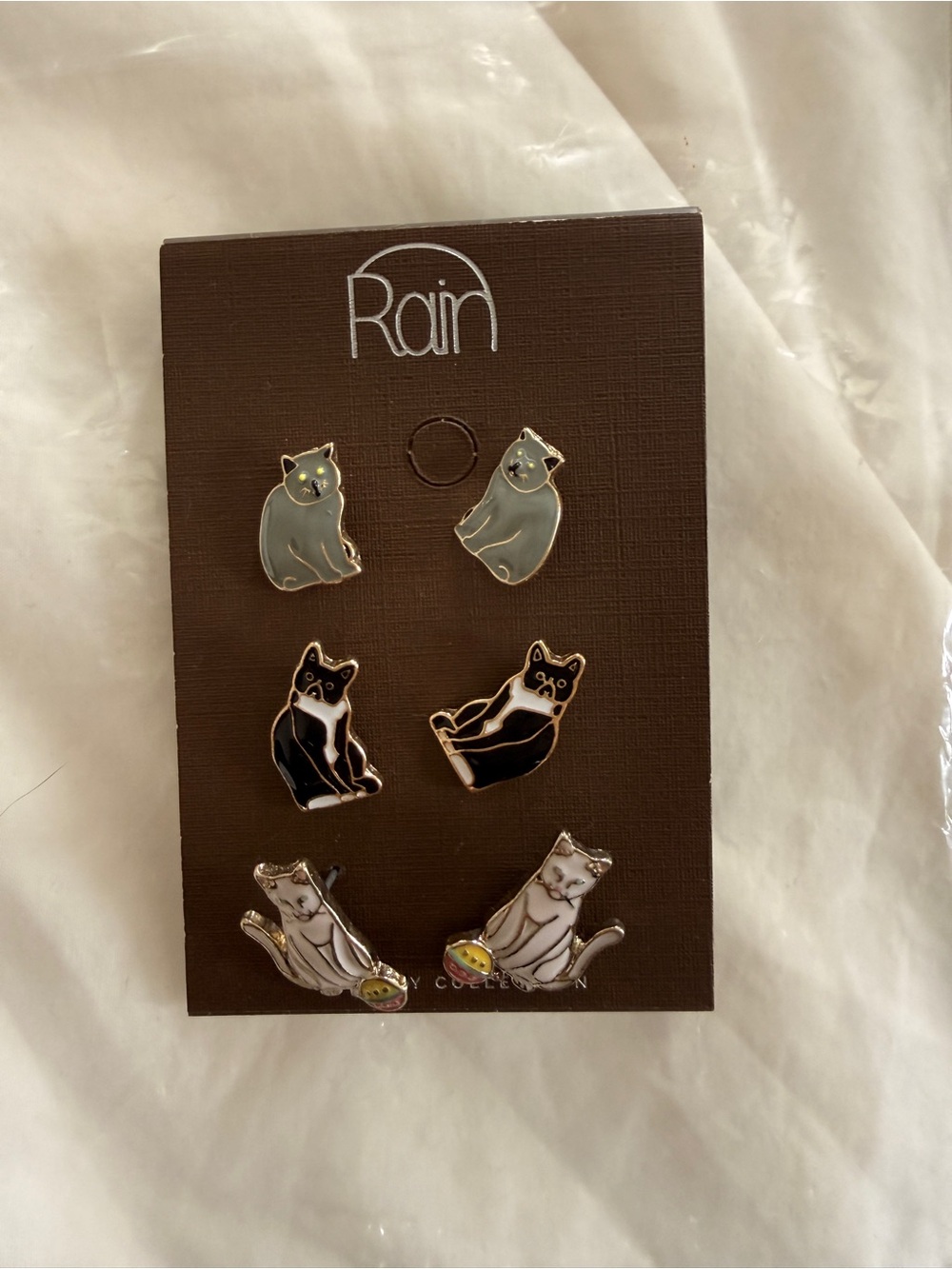 NWT stud earrings 🐈‍⬛🐈